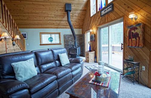 Granby House | Pet Friendly, Firepit, Wrap around Porch, Close to Lake Granby and Highland Marina