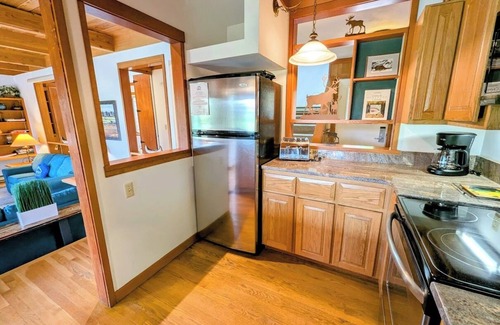 Keystone House | Pet Friendly, Pool House w/Hot Tub, Free Shuttle