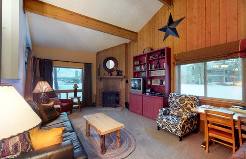 Pagosa Springs Hotel | Pines 3044