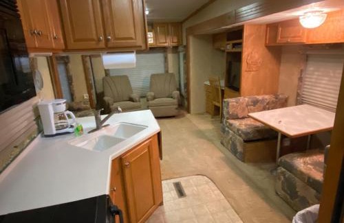 Beulah Apartment | Platte-Camper in Woods w/FirePit & Hot Tub Access