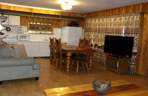 Ruidoso Cabin | Ponderosa Cabins 104 N Laurel cabin 11
