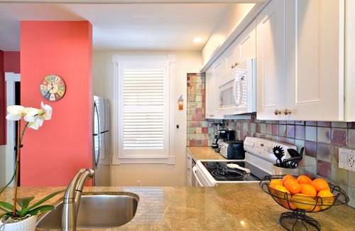 Uptown - Upper Duval House | ~POTTER'S COTTAGE~ Key West charmer in great location with private pool!
