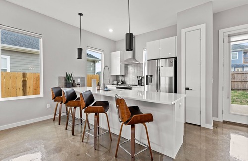 North Nashville House | Private Heated Pool, Hot Tub- Minutes From Broadway Sleeps 12!