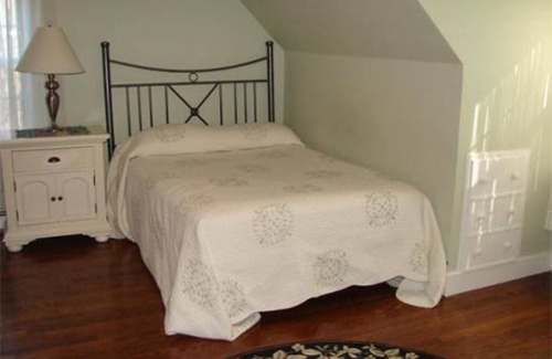 Shrewsbury Resort | Private room ∙ 1 guest
