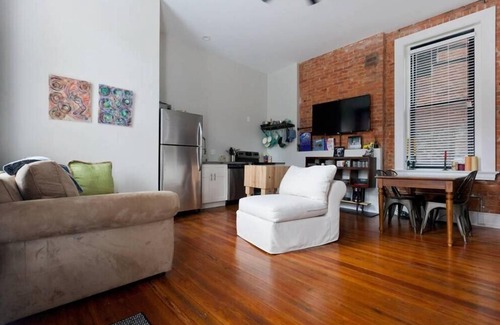 Covington Apartment | Pup Loft of Mainstrasse @ Covington & Cincinnatti