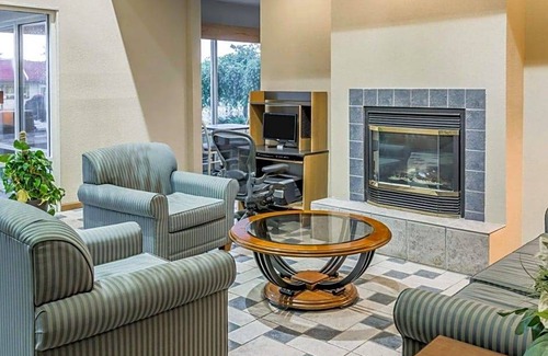 Kalamazoo Hotel | Quality Inn I-94 near Wings Stadium