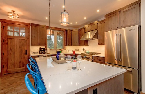 Cle Elum House | Relax in LUXURY! *Fantastic Discounts* Centrally located in the Resort!