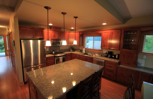 Manzanita House | Relaxing Large Spacious Home awaits you!