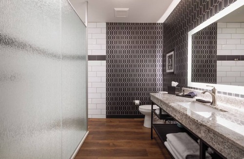 Parker Hotel | Relaxing Urban Escape with Cozy Beds, Calming Decor and Fitness Center