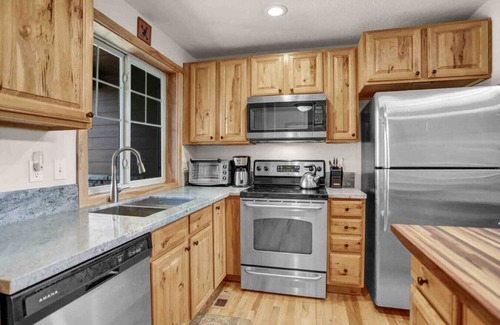 Rendezvous House | Rendezvous - Majestic Views|Hike|Bike|Ski