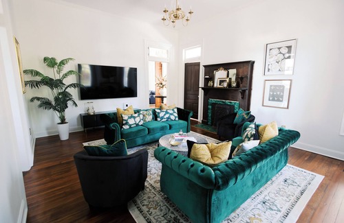 The Nations House | Restored Victorian l 8 Mins to Downtown! Sleeps 12