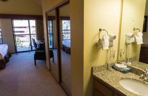 Historic District Apartment | River Mtn Lodge W314