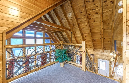 Townsend House | Rocky Top Hideaway: Theater Room, Pool Table, and Arcade Gaming System!