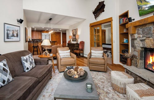 Avon House | Roomy, Luxurious Ski-In/Ski-Out w/Views, Hot Tub! Bachelor Gulch, Beaver Creek