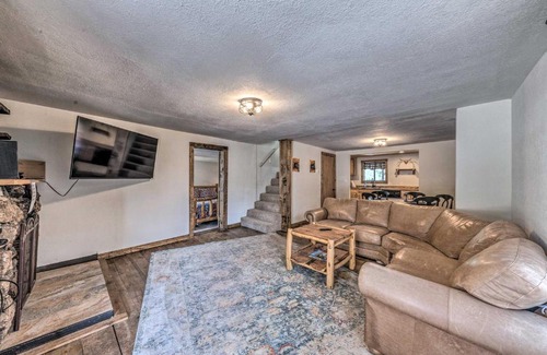 Ruidoso House | Ruidoso Mtn Hideout with Hot Tub and Covered Deck