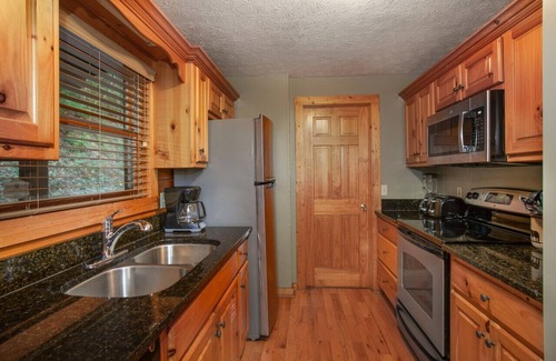 Black Bear Falls Cabin | Rustic Gatlinburg Retreat w/Pool Table & Fireplace Charm