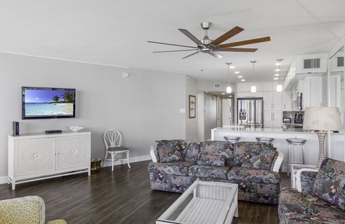 Port Aransas Condo | Sandpiper Condominiums 309, Panoramic Gulf Views w/ direct access to Mustang Island/Port A beaches