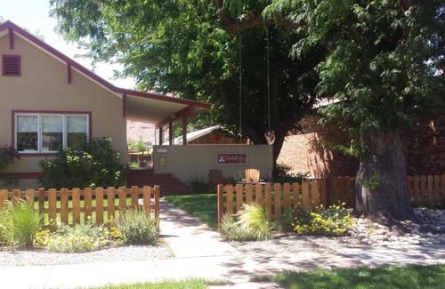 Moab House | Scarlet at StellaRuby Cottages