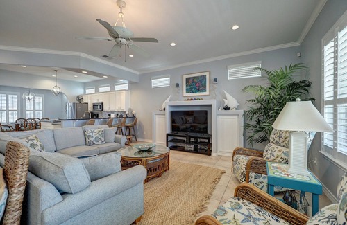 Port Aransas House | Sea Horse Inn, A Short Walk To The Beach, Sleeps 10, 4/3.