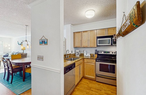 Hilton Head Island Villa | Serene, updated villa with WiFi, washer/dryer, central AC & pool