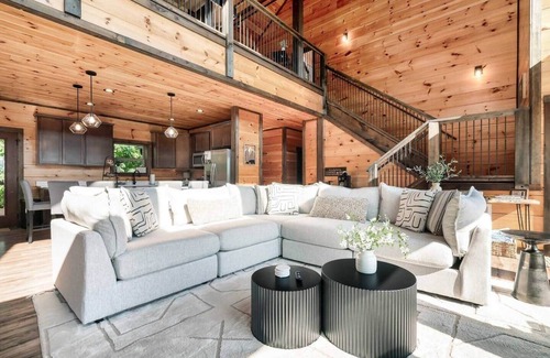 Chalet Village North House | Serenity Sunrise- Mtn VIEWS- Fire Pit- Gameroom