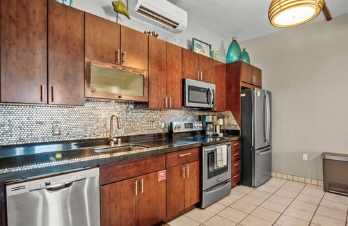 Port Aransas House | Shadow Palm Villa 1 Captain's Quarters/Private villas