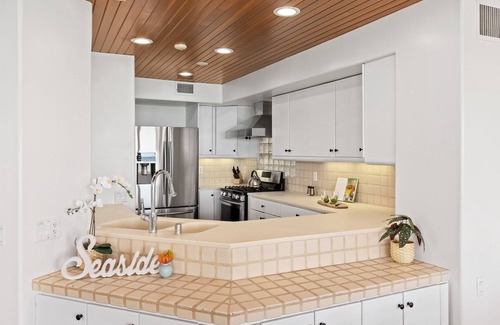 South Oceanside House | Single Family Beachfront Home with a Spa P1427-0