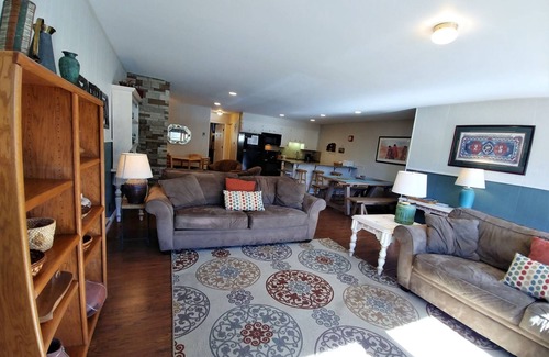 Red River Condo | Ski View 4 Columbine - In Town - On Main Street - WiFi - Cable - Outdoor Patios