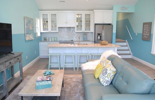 North End Condo | Sleeps 10 - 3 bedroom, 2 bath, beach chairs, tags, very close to beach/boardwalk
