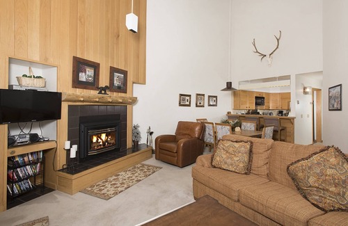 Mountain House Condo | Slope-Side Ski Run Condo: Walk to Lifts, Indoor Pool, Hot Tub, Sauna and Stunning Mountain Views
