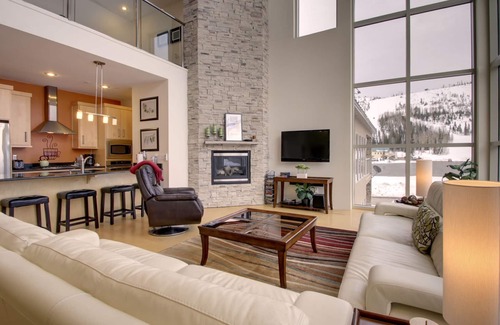 Brian Head Condo | Slopes - 2 bedroom/2 bath plus loft - walking distance to Giant Steps Lifts