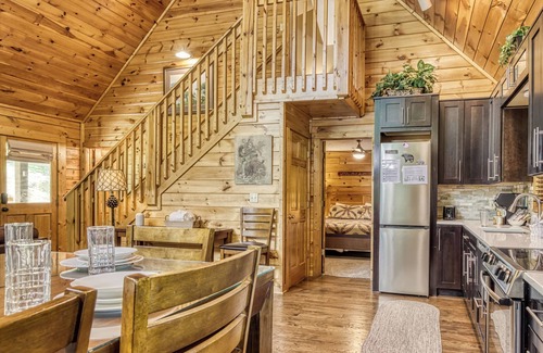 Black Bear Falls Cabin | Smoky Mountain Escape,$685 Free Attractions Tickets per paid day, Dollywood Inc