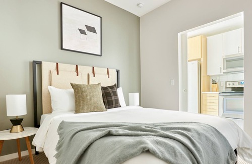 University Park Apartment | Sonder at University Park | One-Bedroom Apartment w/ Balcony