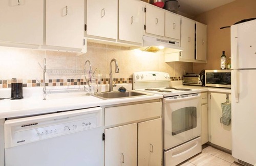 Glenwood Grove - North Iris Condo | Spacious 2bed2bath in Boulder with a deck.