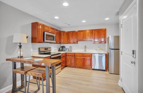 North Philadelphia West Apartment | Spacious 3-bedroom apartment with AC, WiFi near Temple in marvelous Philadelphia