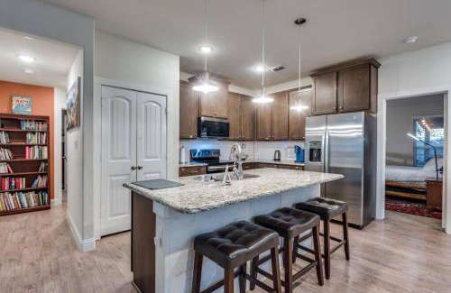 Sanger House | Spacious 3bed 2bath Family Home