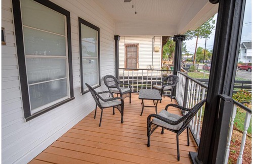 Denver Heights House | Spacious 4 BR Home Near River Walk 6 mins drive