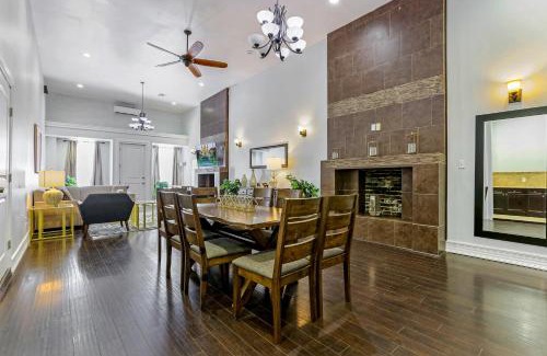 Faubourg Lafayette Apartment | Spacious Condo w Pool & Courtyard Near French Quarter