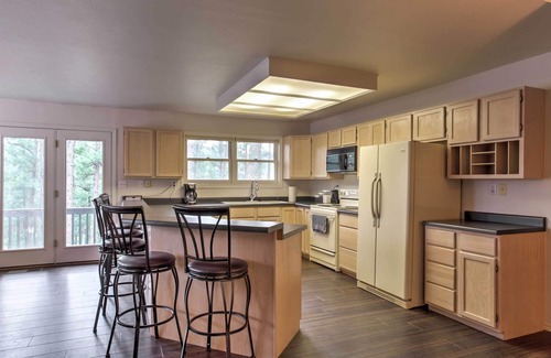 Ruidoso House | Spacious Hideaway in Ruidoso w/Multi-Level Deck!