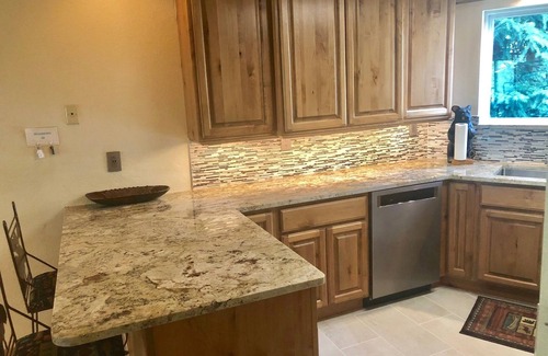 Mountain House Condo | Spacious Luxury Condo Private Hot Tub and Sanua in Unit 1000' to ski lift