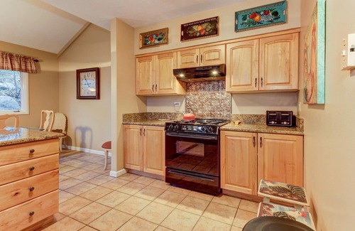 Cottonwood Heights Condo | Spacious & upscale condo w/private hot tub, easy access to ski resorts
