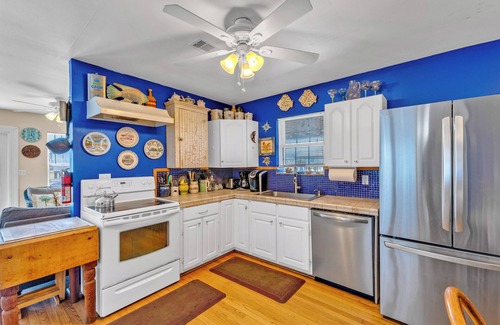 Terramar Beach House | Spacious well decorated Beach Bungalow with view of the beach