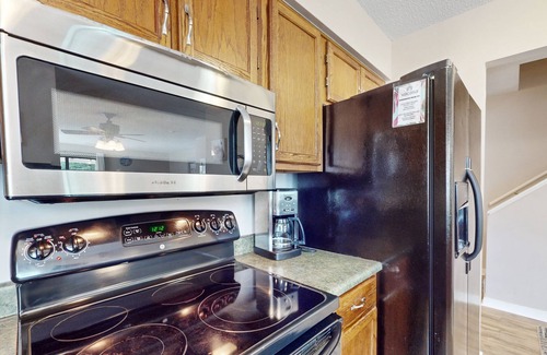 Hilton Head Island Condo | Springwood Villas Condo near South Forest Beach with Pool & Tennis