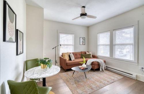 Richmond House | Stay Portland - Mt Tabor Retreat - Local Eateries - Shops - Bars