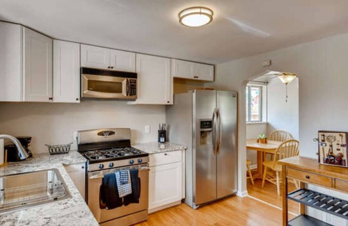 Lakewood House | Staying for a Month or More? Check out this Home!