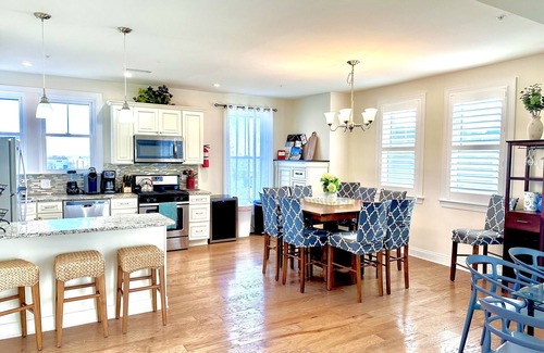 North End Condo | STEPS TO BEACH & BOARDWALK. 5BR/3BATH. Private Elevator!
