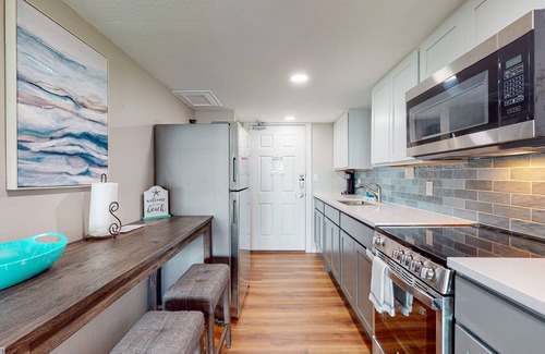 Old Town Condo | Studio Condo in Town, Near Beach, Shared Pool and Hot Tub