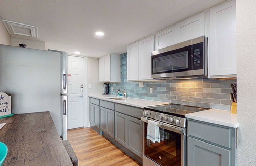 Old Town Condo | Studio Condo in Town, Near Beach, Shared Pool and Hot Tub