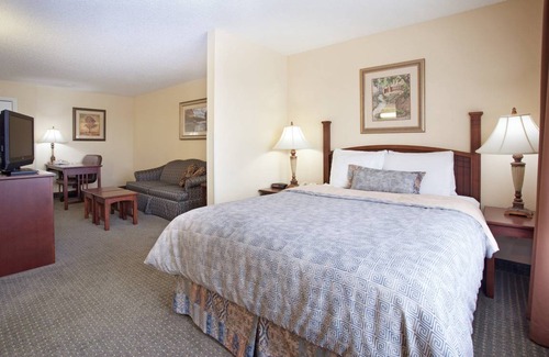 Englewood Apartment | Studio flat ∙ 1 bedroom ∙ 3 guests