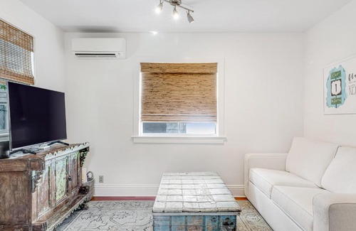 Old Town House | Sunshine Corner